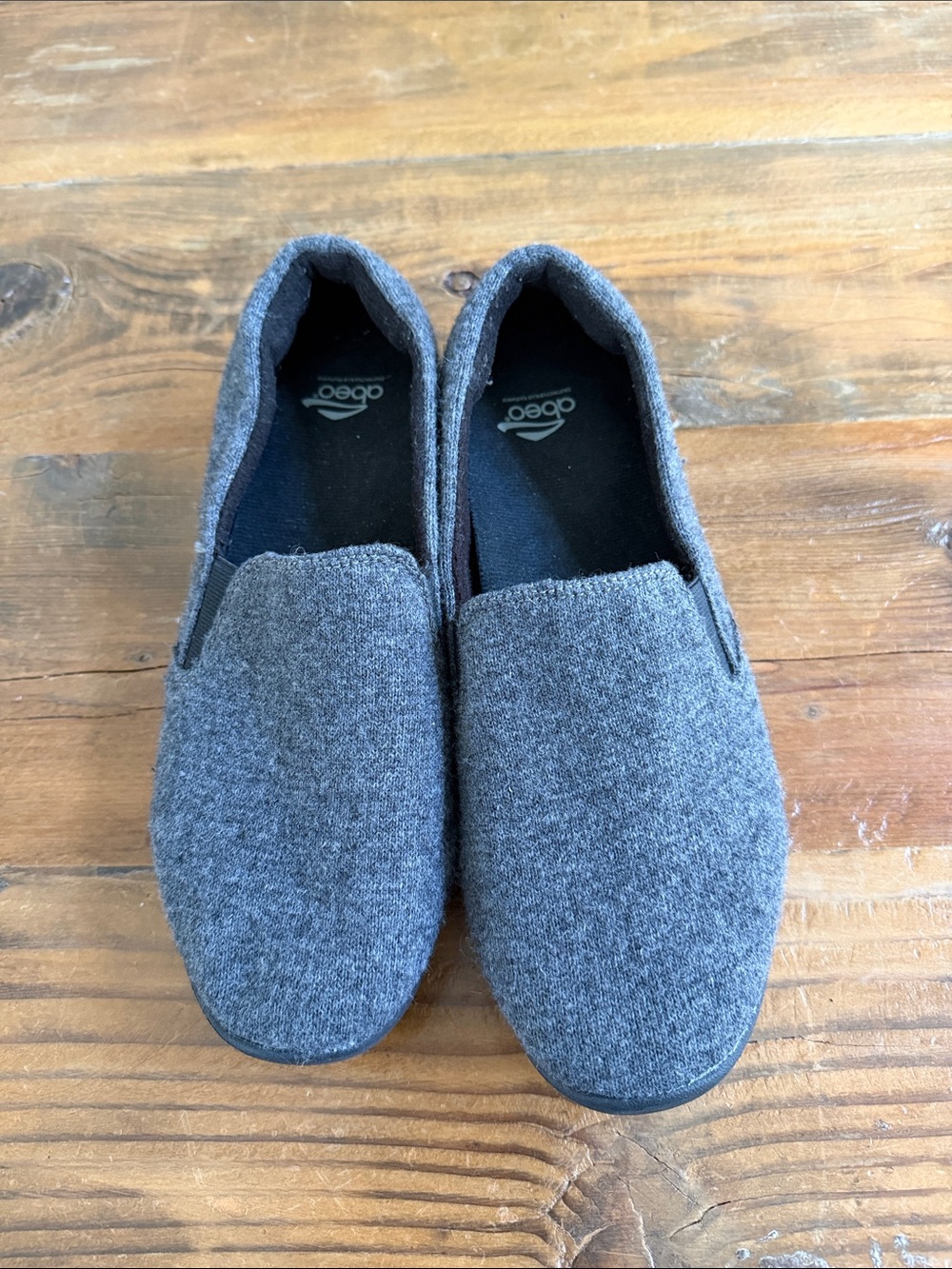 Abeo slip Ons